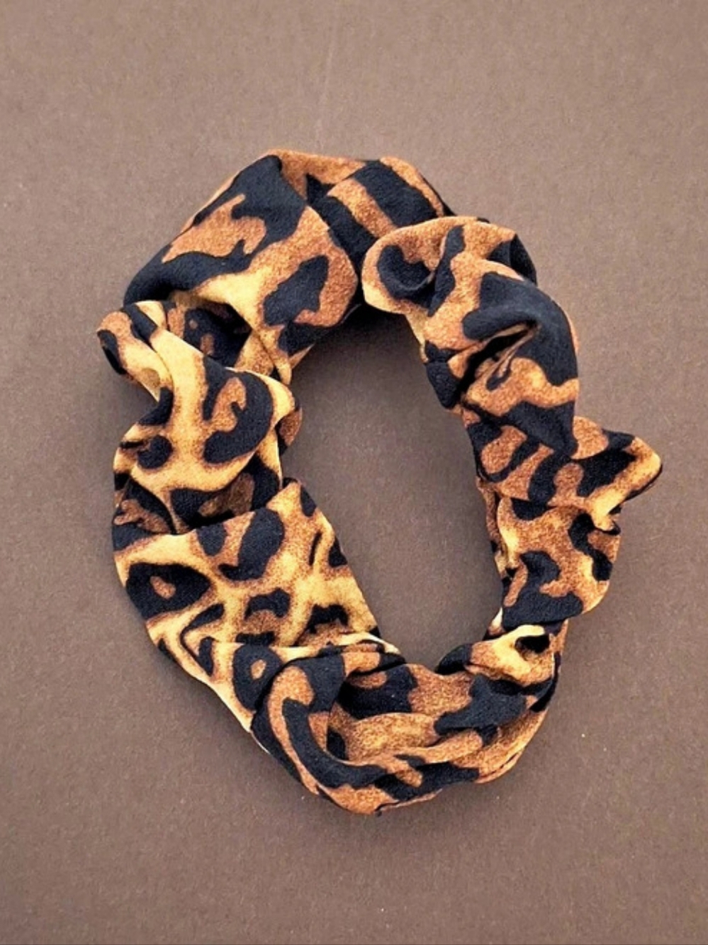 Leopard Print Scrunchie Set in Brown & Black